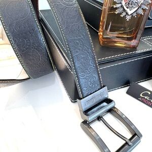 Robert Graham Black Embossed Leather Belt Men’s sz 36